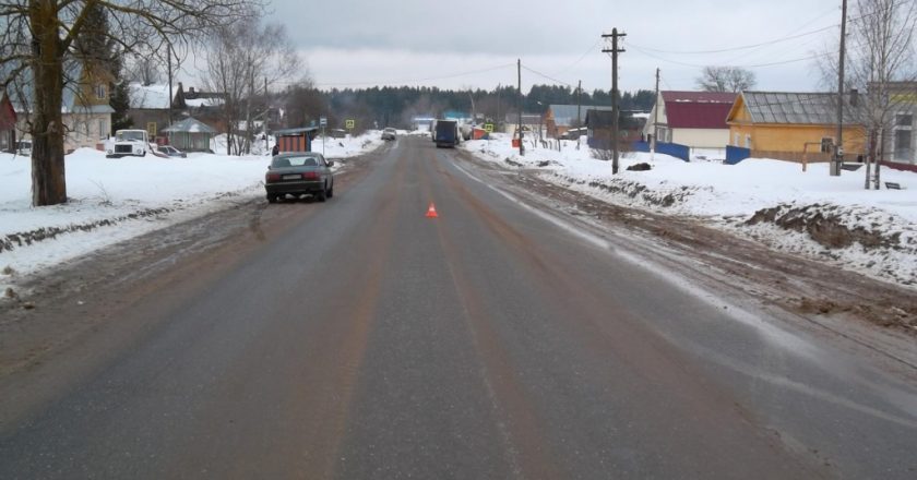 В Нолинском районе «Нива» задавила пешехода, который лежал на дороге