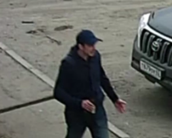 В Кирове разыскивают неизвестного, прострелившего мужчине голову из травматического пистолета