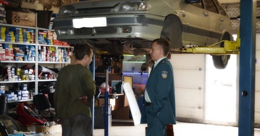Чепецкие чиновники обнаружили в гараже нелегальную автомастерскую