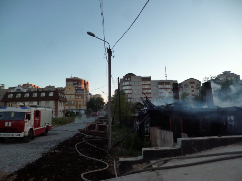 На улице Казанской сгорела нежилая «деревяшка»