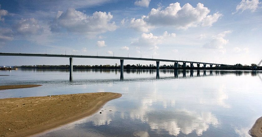 20-летний парень упал с моста в реку в Вятских Полянах