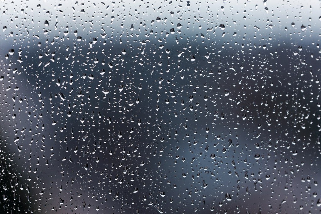 Дождь, капли дождя, капли на стекле
