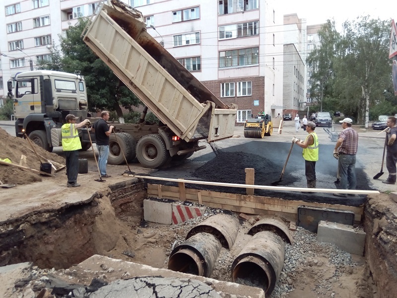Реконструкция теплотрассы под улицей Карла Маркса завершена