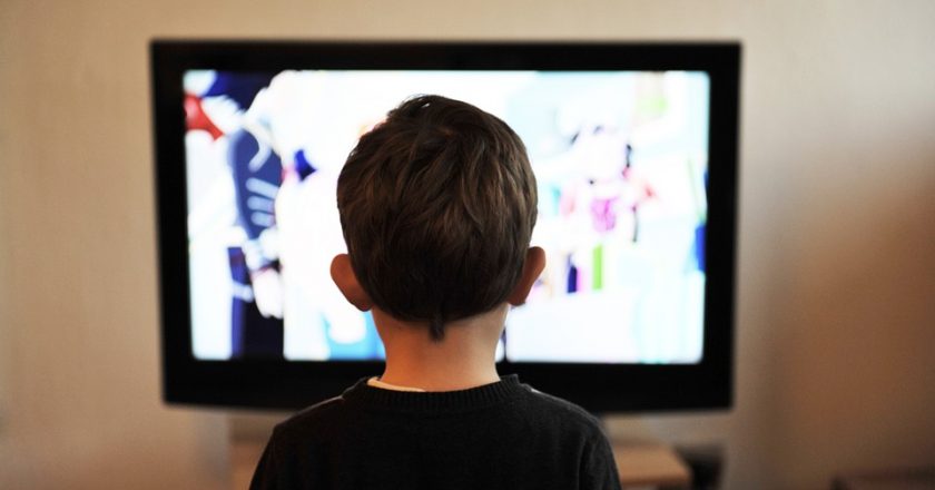 Ученые: телевизор снижает способности детей к творчеству