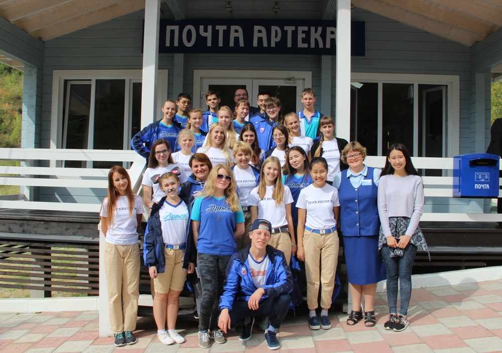 11 кировских школьников станут участниками первой почтовой смены в Артеке