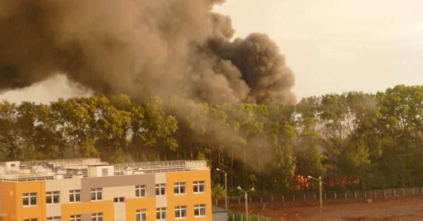 В Кирове на Зональном произошел сильный пожар