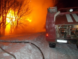 40 человек эвакуировали из горевшей девятиэтажки в Кирове Пожар начался из-за шалости 5-летнего ребенка