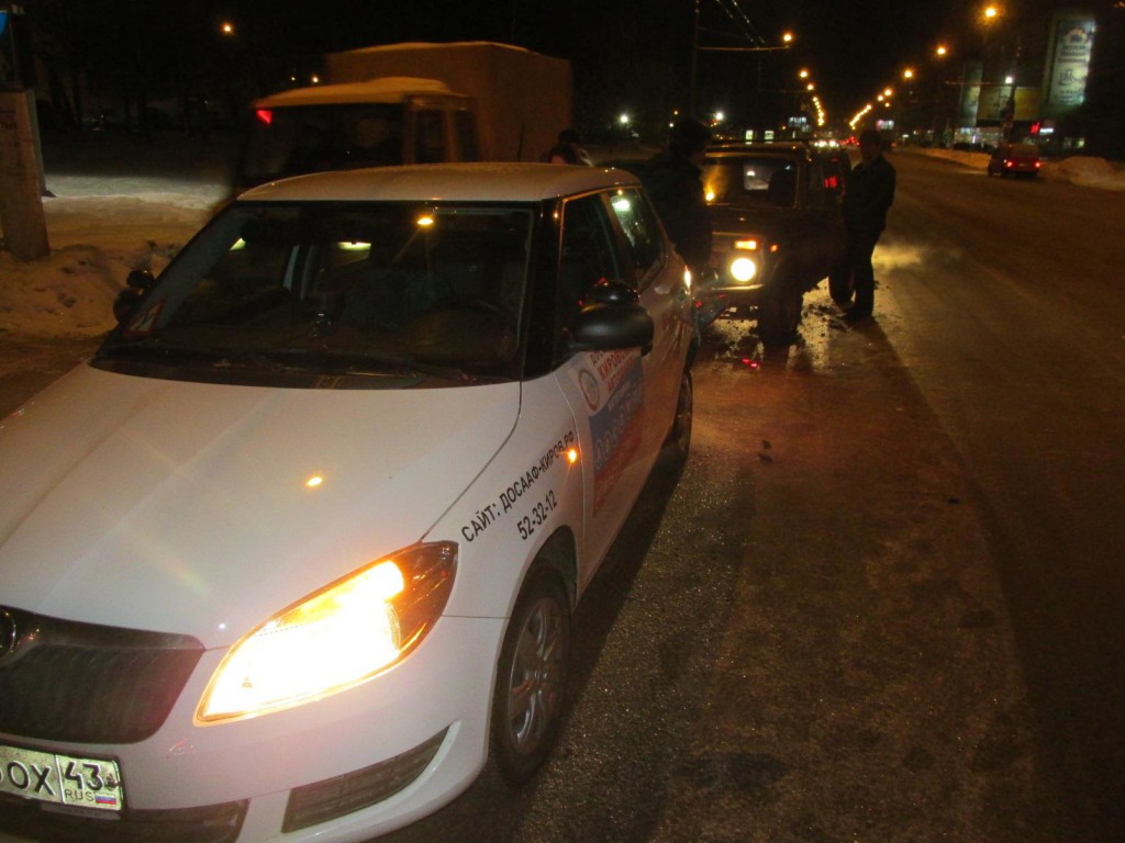 В Кирове на Некрасова столкнулись сразу 6 машин