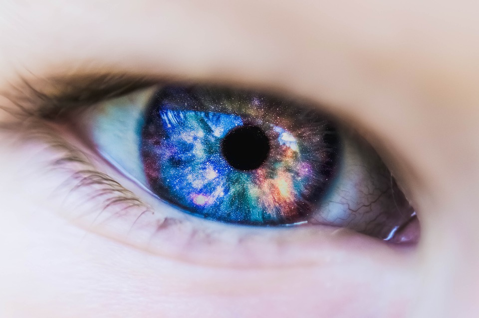 Ученые нашли подтверждение влияния ультрафиолета на зрение человека