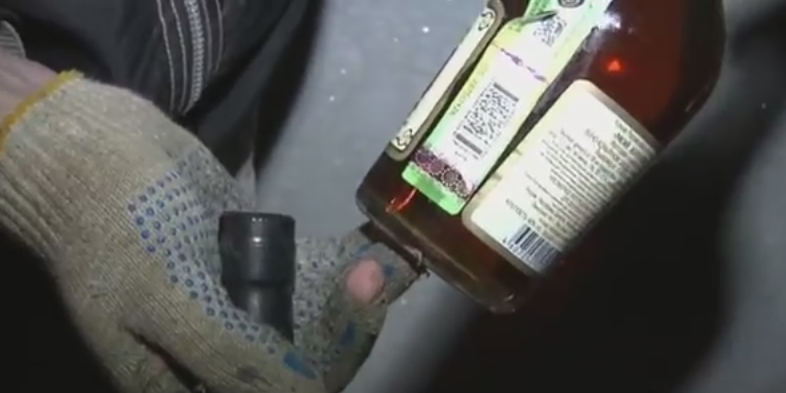 В Кирове в двух «Газелях» нашли 3 000 бутылок контрафактного коньяка