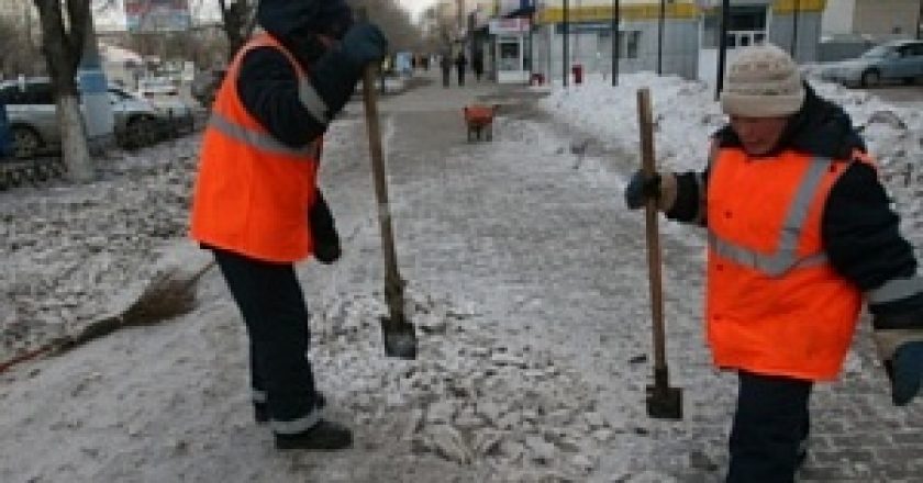 В Кирове УК накажут за каждую «бобслейную трассу» вместо тротуара