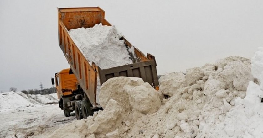 Снегоуборочная техника вывезла из Кирова более 64 млн рублей