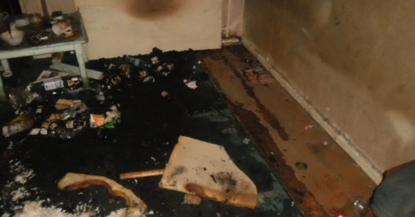 Пожарные спасли кировчанина из горящей квартиры‍