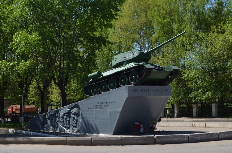 Знаменитый кировский танк-ветеран на Октябрьском проспекте будет отреставрирован