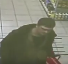 В Кирове мужчина украл из магазина две бутылки дорогого алкоголя