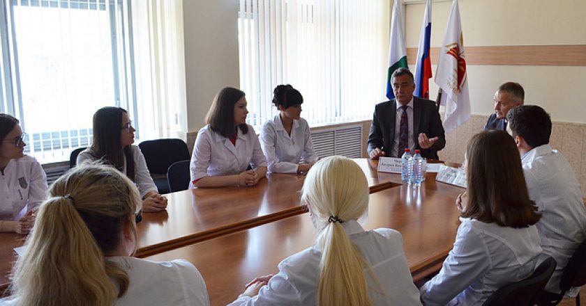 С начала реализации программы «Земский доктор» единовременные выплаты в 1 млн. рублей получили 111 врачей