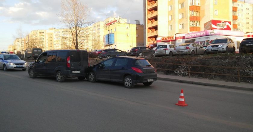 В Кирове в ДТП на Московской пострадал 3-летний ребенок
