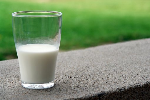 Медики: Молоко помогает женщинам избежать ранней менопаузы‍