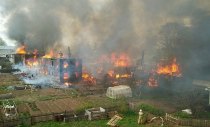 Под Кировом горят два многоквартирных дома