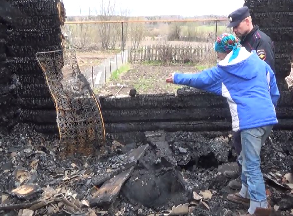 В Зуевском районе 62-летняя женщина заживо сожгла сожителя