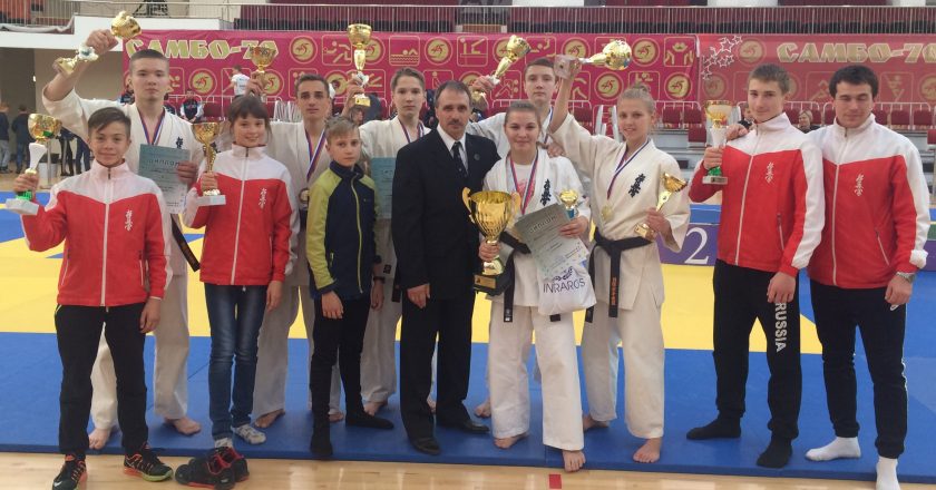 Кировские каратисты завоевали 9 медалей на всероссийском турнире в Москве