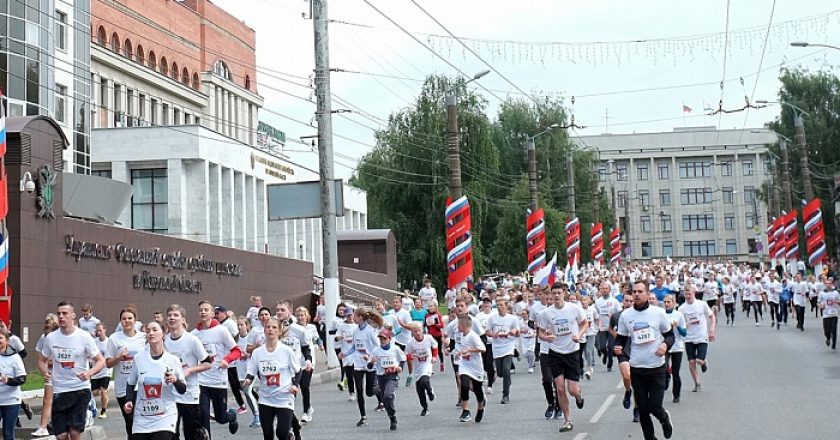 Около 2 тысяч человек приняли участие в кировском полумарафоне «Вятские холмы»