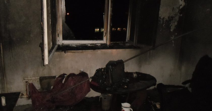 На улице Юровской произошел пожар в многоквартирном жилом доме