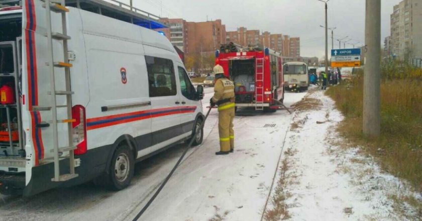 В Кирово-Чепецке столкнулись два автобуса: пострадали восемь человек