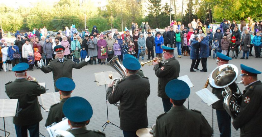 Акция "Вальсы нашей молодости" прошла в Кирове