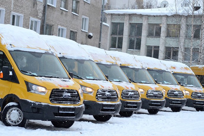 В Кировскую область поступили 18 новых школьных автобусов