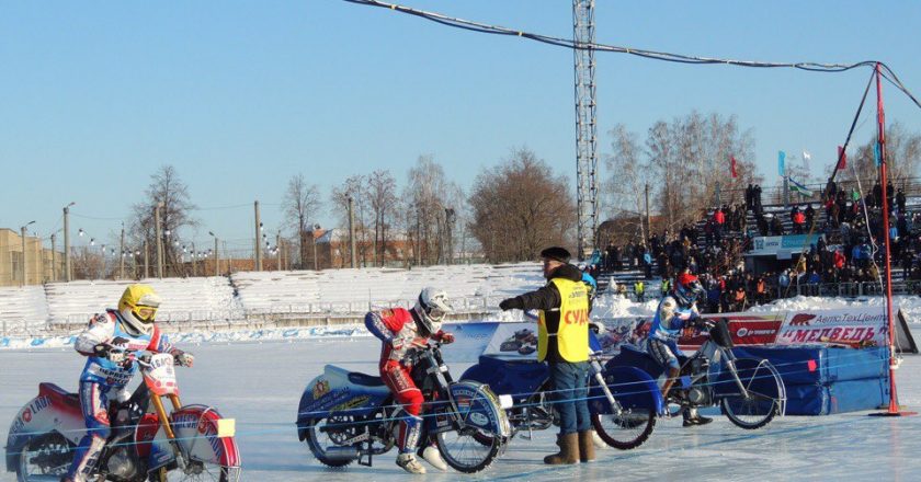 Завершился финал первенства России по мотогонкам на льду в Вятских Полянах