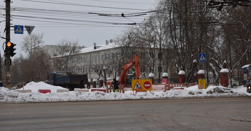 На пересечении улиц Попова и Щорса временно ограничено движение транспорта