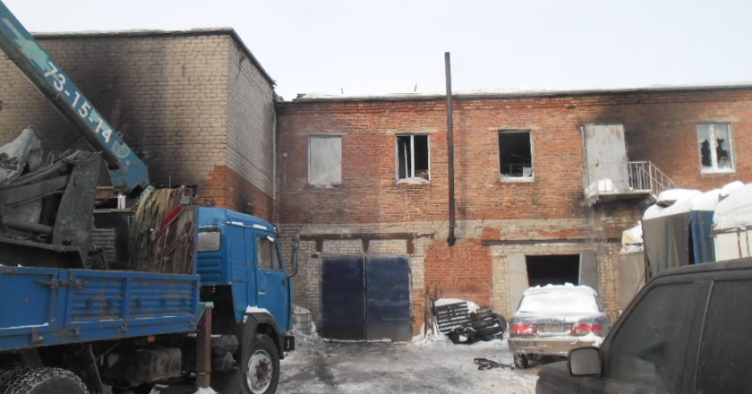 В Кирове сгорело производственное помещение