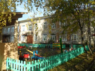 Часть стены обвалилась в детском саду в Кировской области