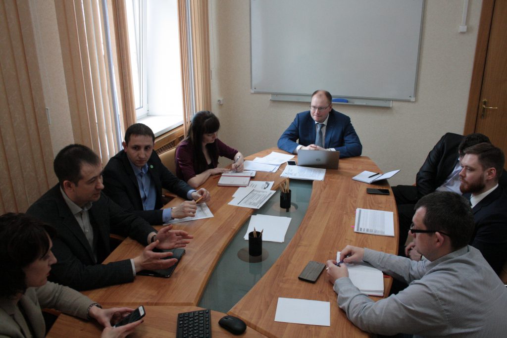 В министерстве информационных технологий и связи Кировской области обсудили перспективы развития Центров оказания услуг для бизнеса.