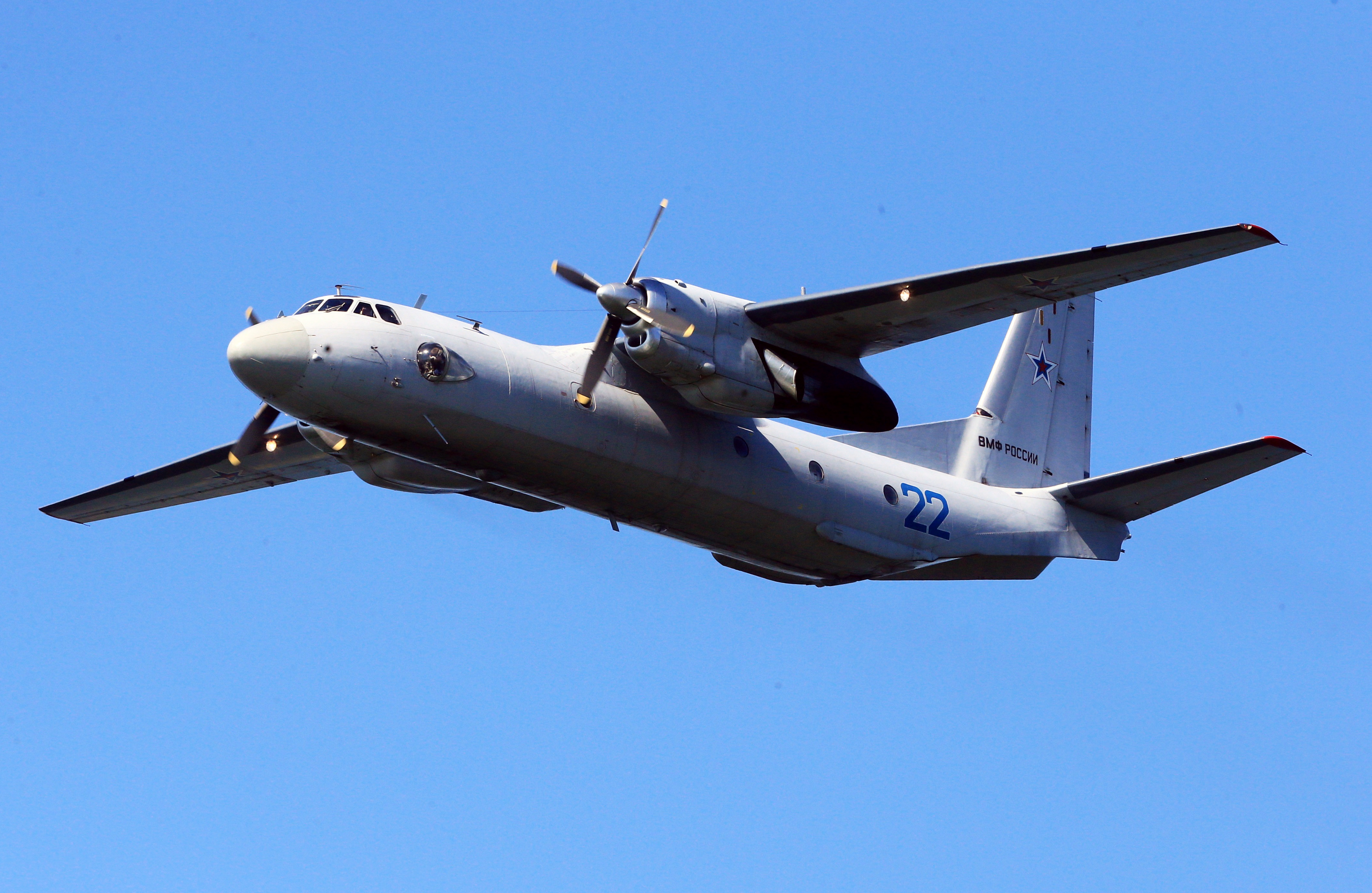 Ан 26 фото. Военно-транспортная Авиация АН 26. АН-24 военно-транспортный самолёт. АН 26 самолет. АН-26 транспортный самолёт.