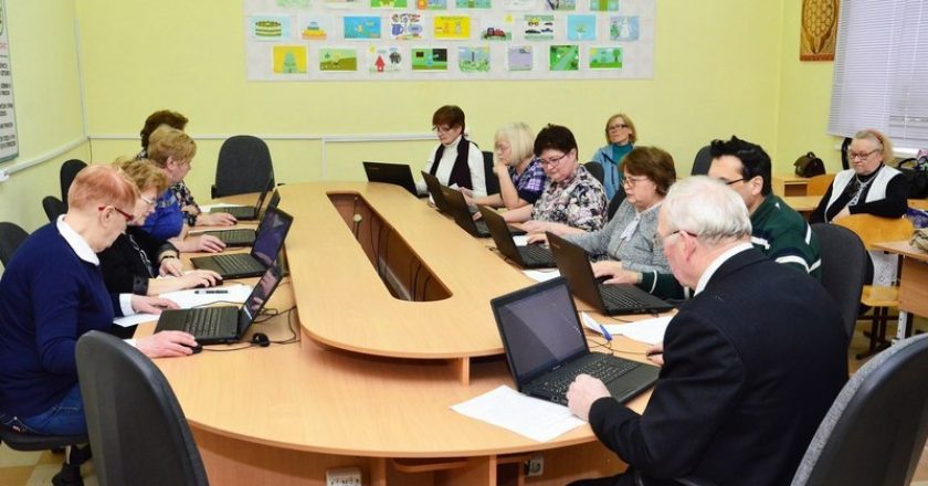 В районах Кировской области определены знатоки компьютерных технологий старшего возраста