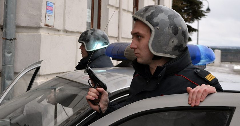 В Кирове сотрудники Росгвардии задержали мужчину, подозреваемого в краже ноутбука у иностранца
