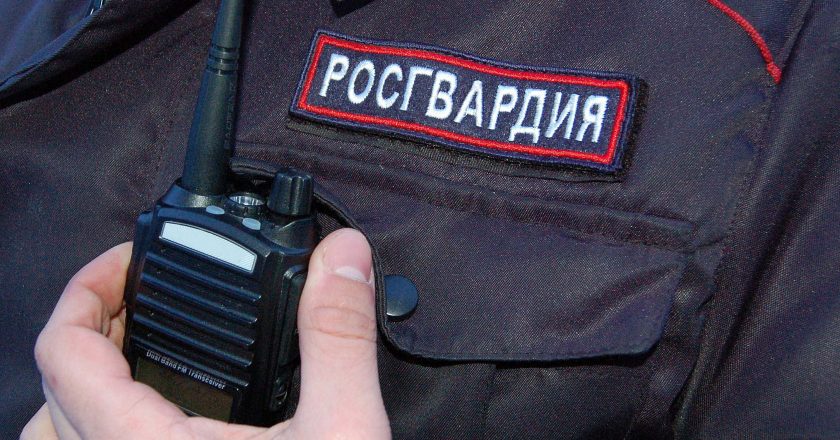 Вчера в Кирове росгвардейцы задержали двух пьяных водителей
