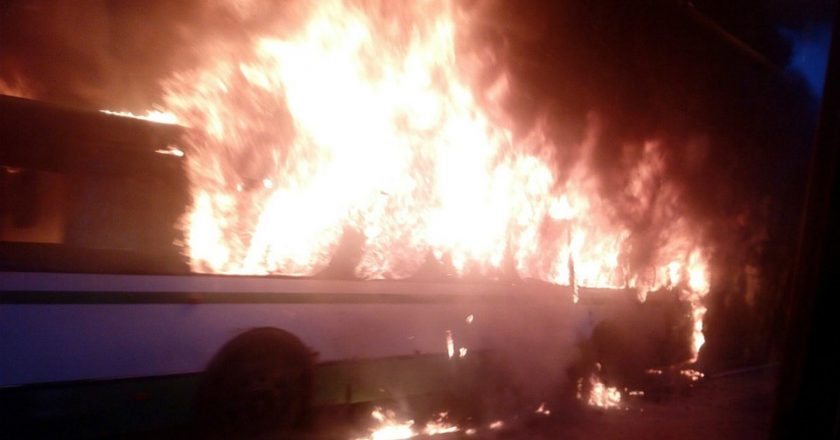 В Кировской области загорелся автобус с пассажирами