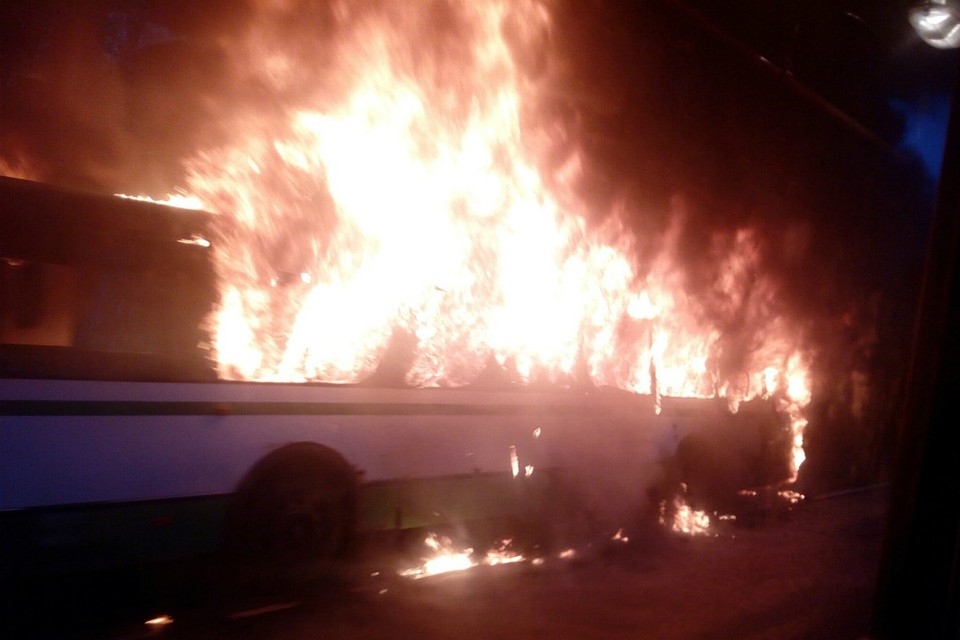В Кировской области загорелся автобус с пассажирами