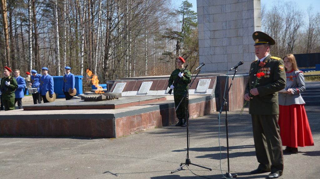 Вечный огонь на Старомакарьевском кладбище был зажжён к торжественному митингу