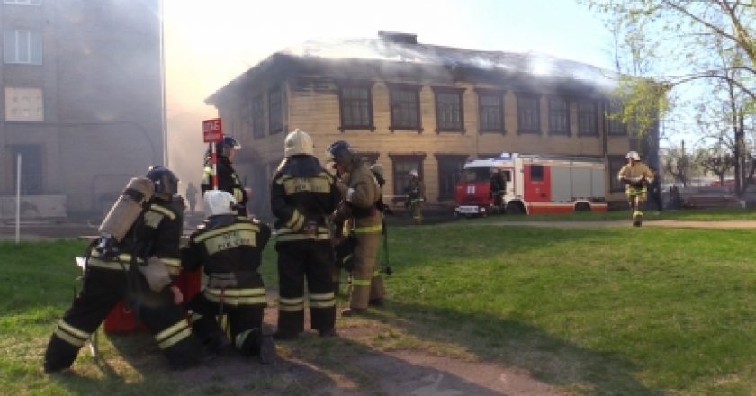 Как тушили крупный пожар на Московской. МЧС опубликовало видео