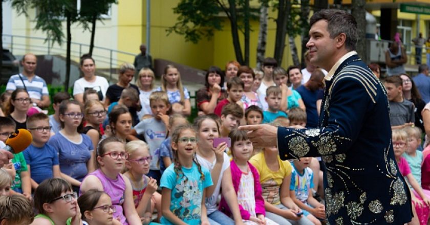 Артисты цирка Юрия Никулина выступили перед пациентами детской областной больницы