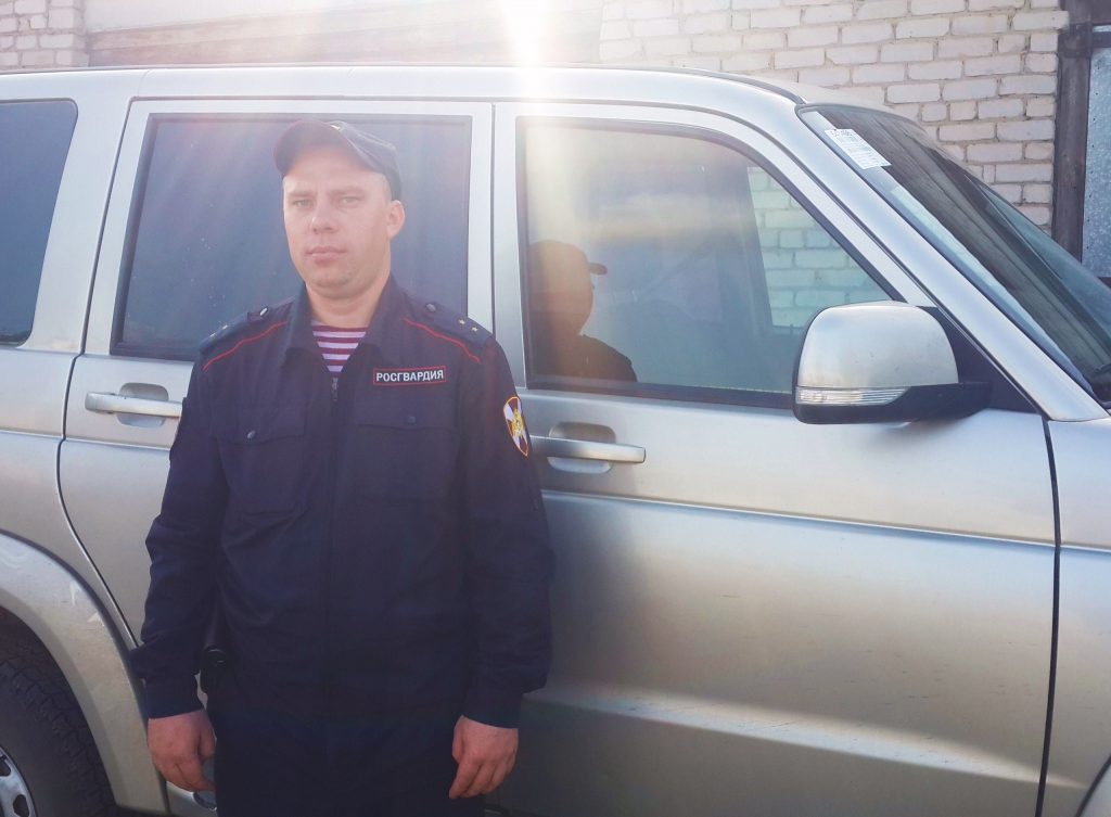 В городе Уржуме Кировской области сотрудник Росгвардии помог потерявшемуся 6-летнему мальчику