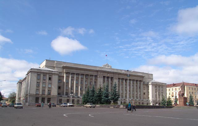 До конца сентября отремонтируют фасад здания правительства Кировской области