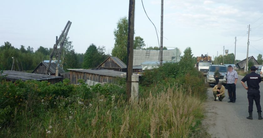 По факту обнаружения тела мужчины на обочине дороги в поселке Светлополянск возбуждено уголовное де