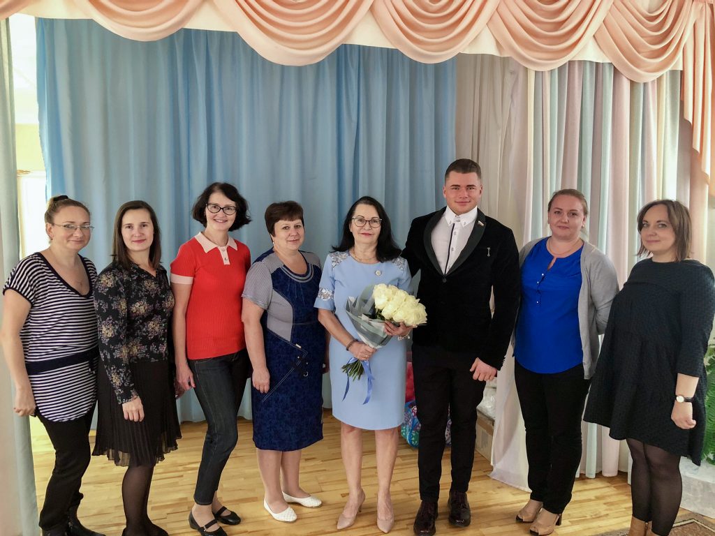 Павел Валенчук поздравил сотрудников детских садов с профессиональным праздником