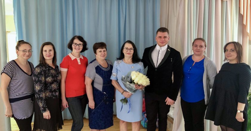 Павел Валенчук поздравил сотрудников детских садов с профессиональным праздником
