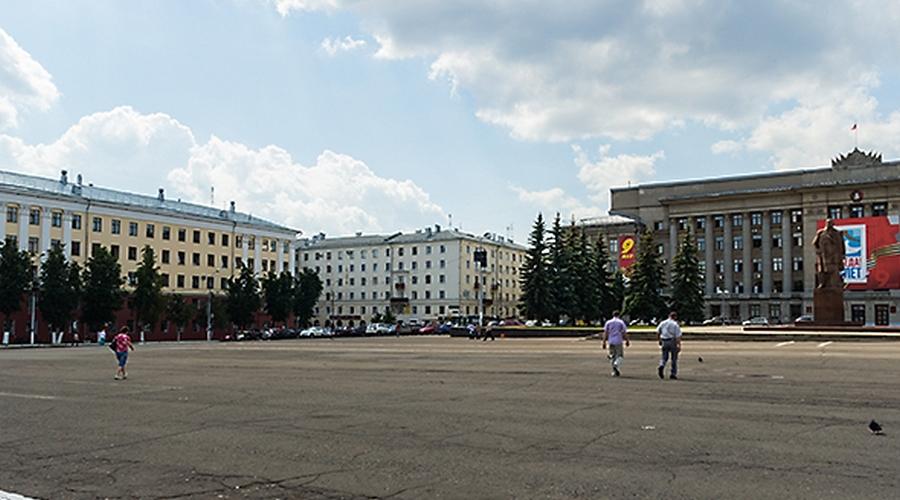 Киров площадь. Театральная площадь Киров. Театральная площадь-корова. Киров Главная площадь города. Центр Кирова Театральная площадь.